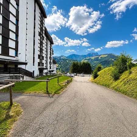 Skis Aux Pieds Avec Balcon Et Vue A - Fr-1-505-51 Apartment