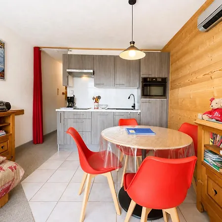 Skis Aux Pieds Avec Balcon Et Vue A - Fr-1-505-51 Apartament *